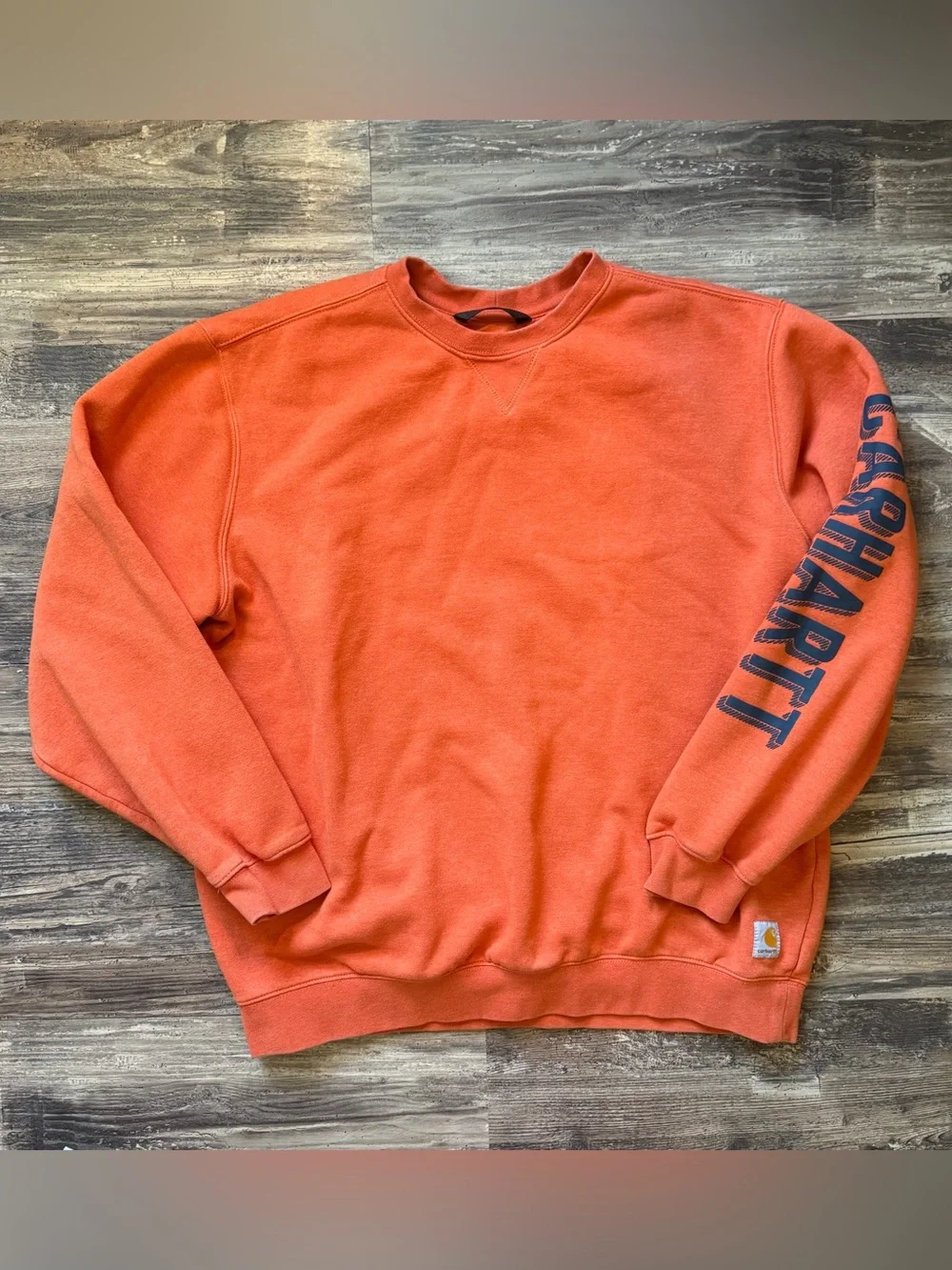 Carhartt orange midweight crewneck sweatshirt men’s XL loose fit sleeve logo